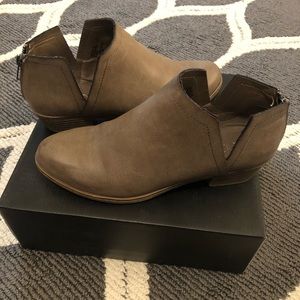 Tessa V-cutout Bootie By Sugar